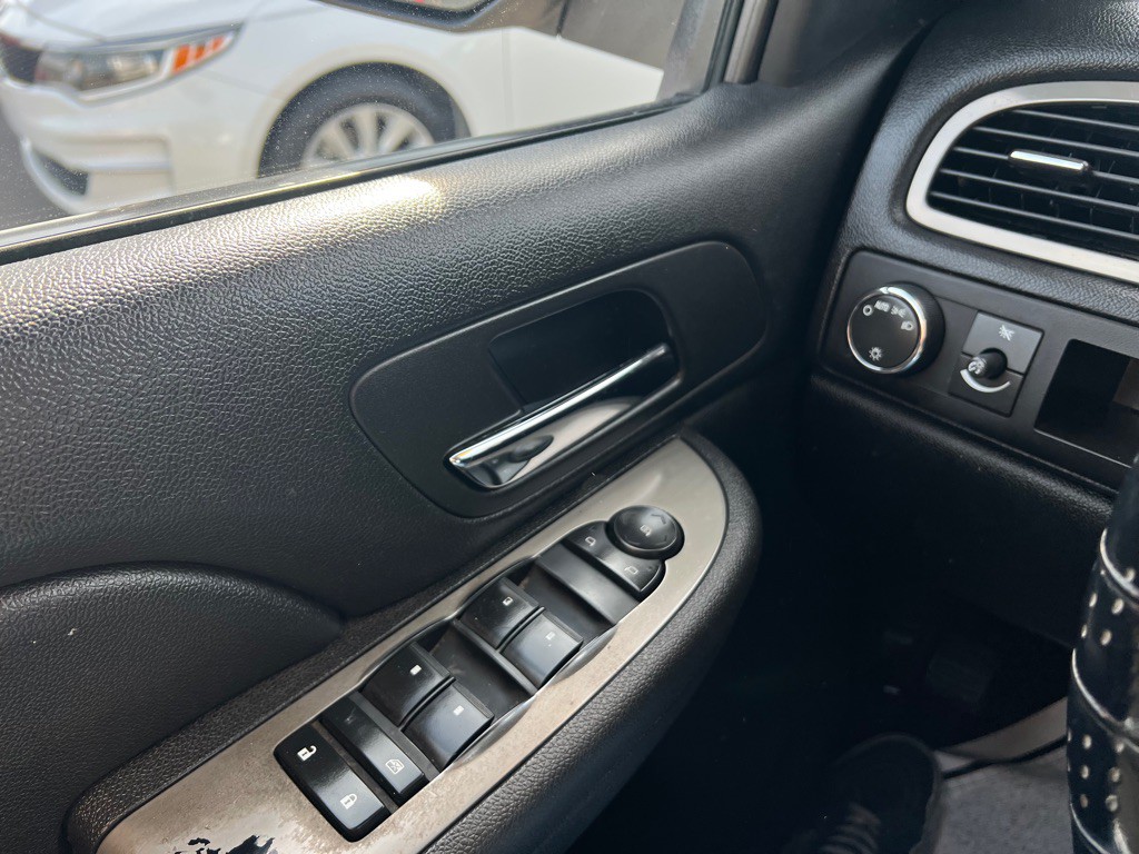 2008 Chevrolet Tahoe Image 12