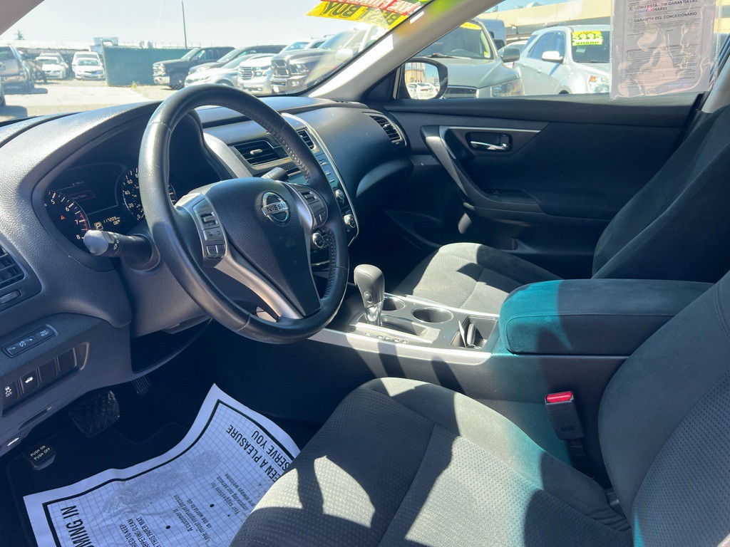 2015 Nissan Altima Image 8