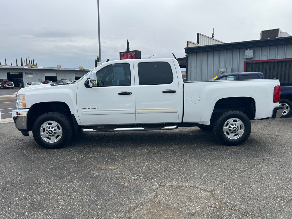 2011 Chevrolet Silverado 1500 Image 2