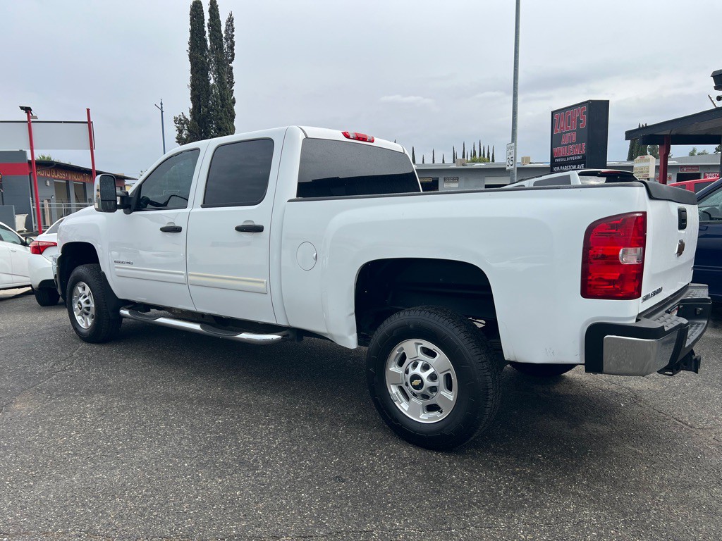 2011 Chevrolet Silverado 1500 Image 3