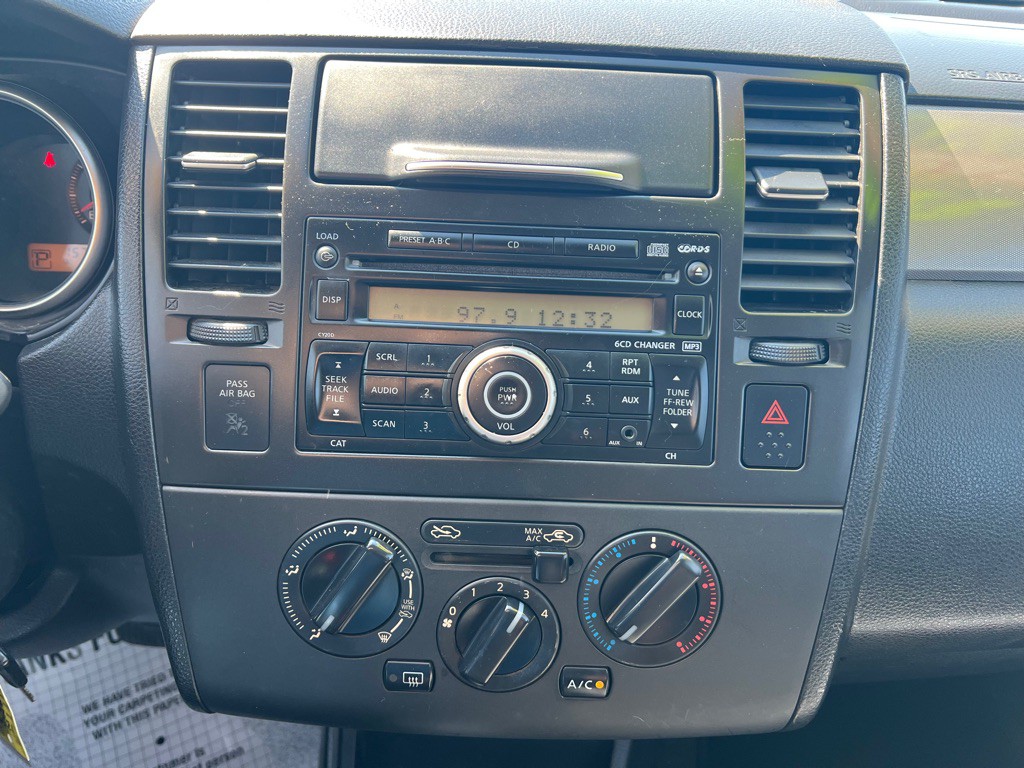 2007 Nissan Versa Image 10