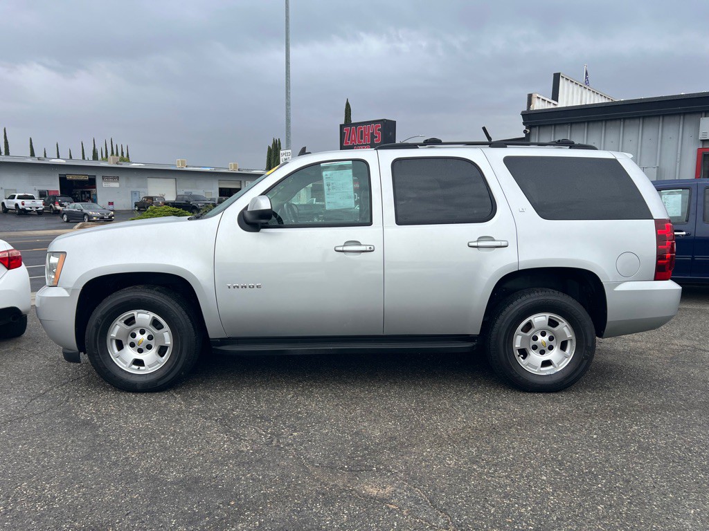 2011 Chevrolet Tahoe Image 2