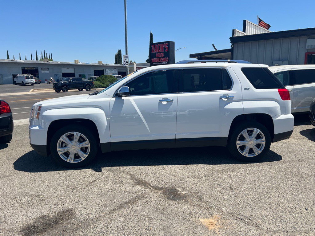 2017 GMC Terrain Image 2
