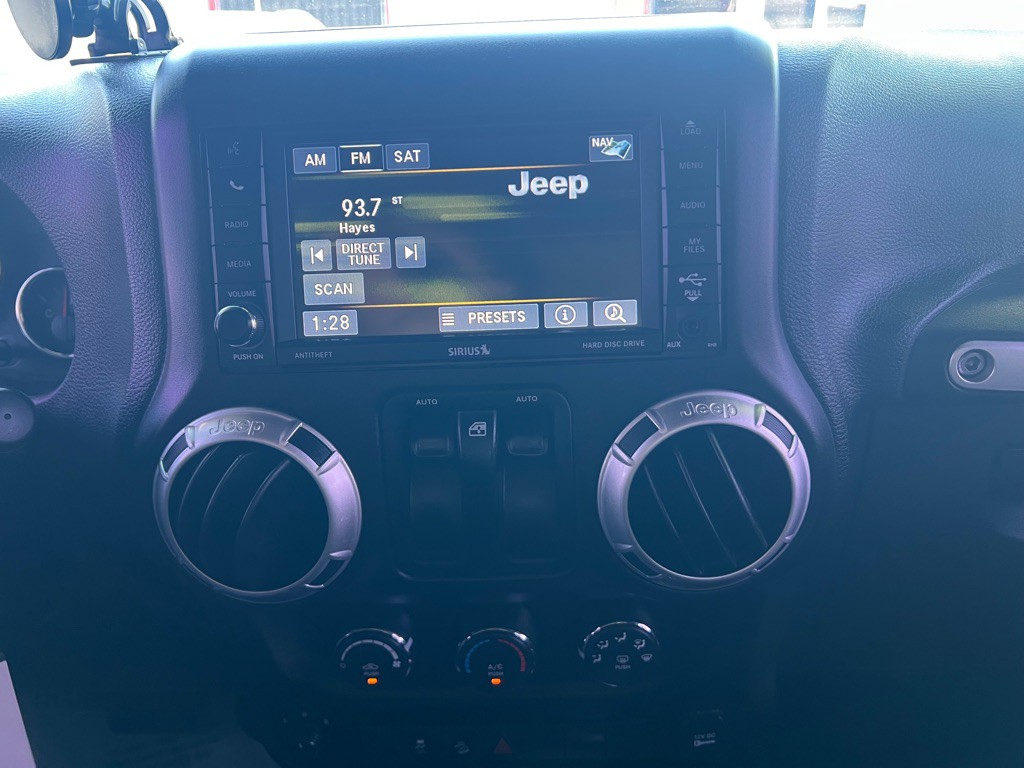 2015 Jeep Wrangler Image 10
