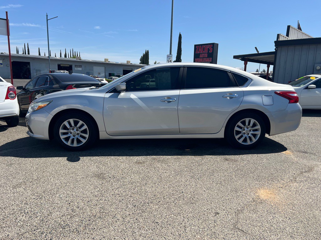 2017 Nissan Altima Image 2
