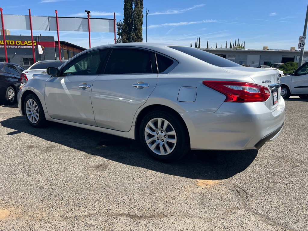 2017 Nissan Altima Image 3