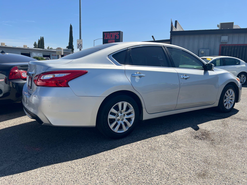 2017 Nissan Altima Image 6