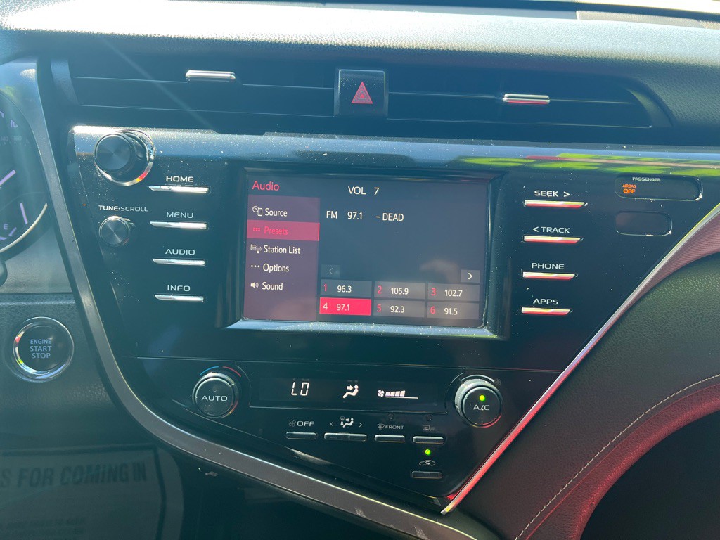 2018 Toyota Camry Image 10