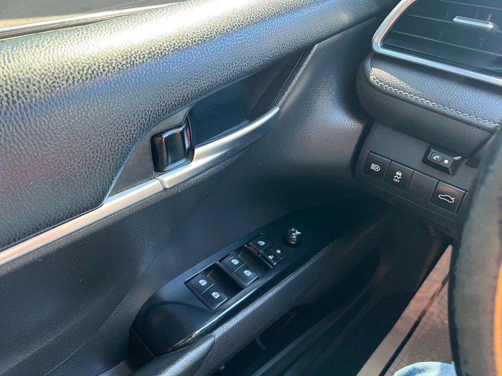 2018 Toyota Camry Image 12