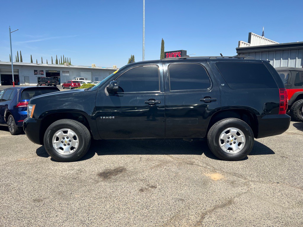 2013 Chevrolet Tahoe Image 2