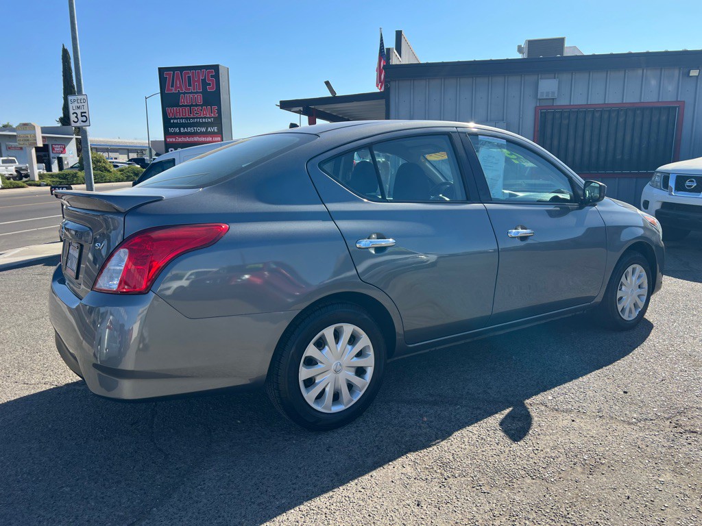 2017 Nissan Versa Image 6