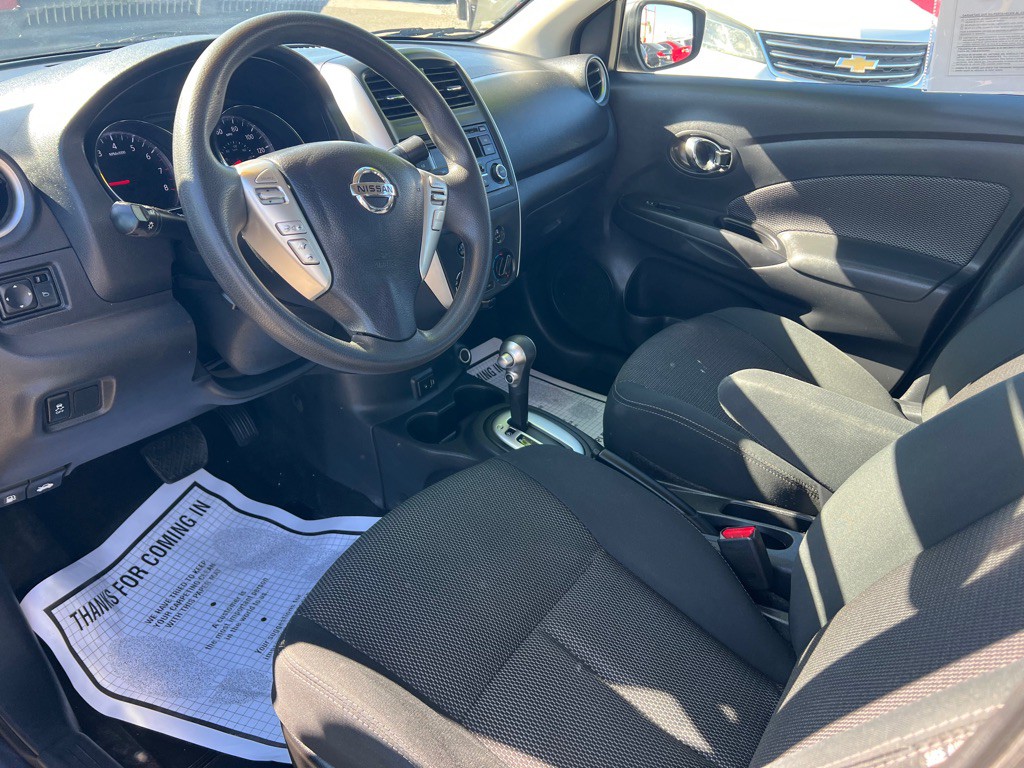 2017 Nissan Versa Image 8
