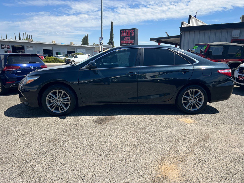 2015 Toyota Camry Image 2