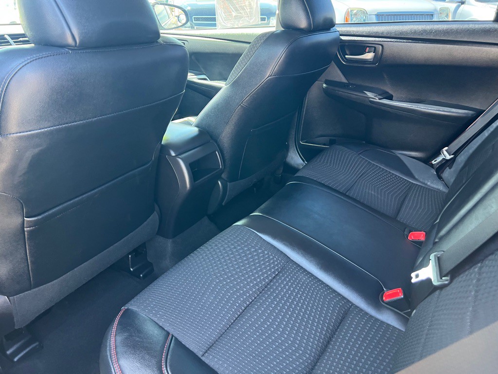 2015 Toyota Camry Image 7