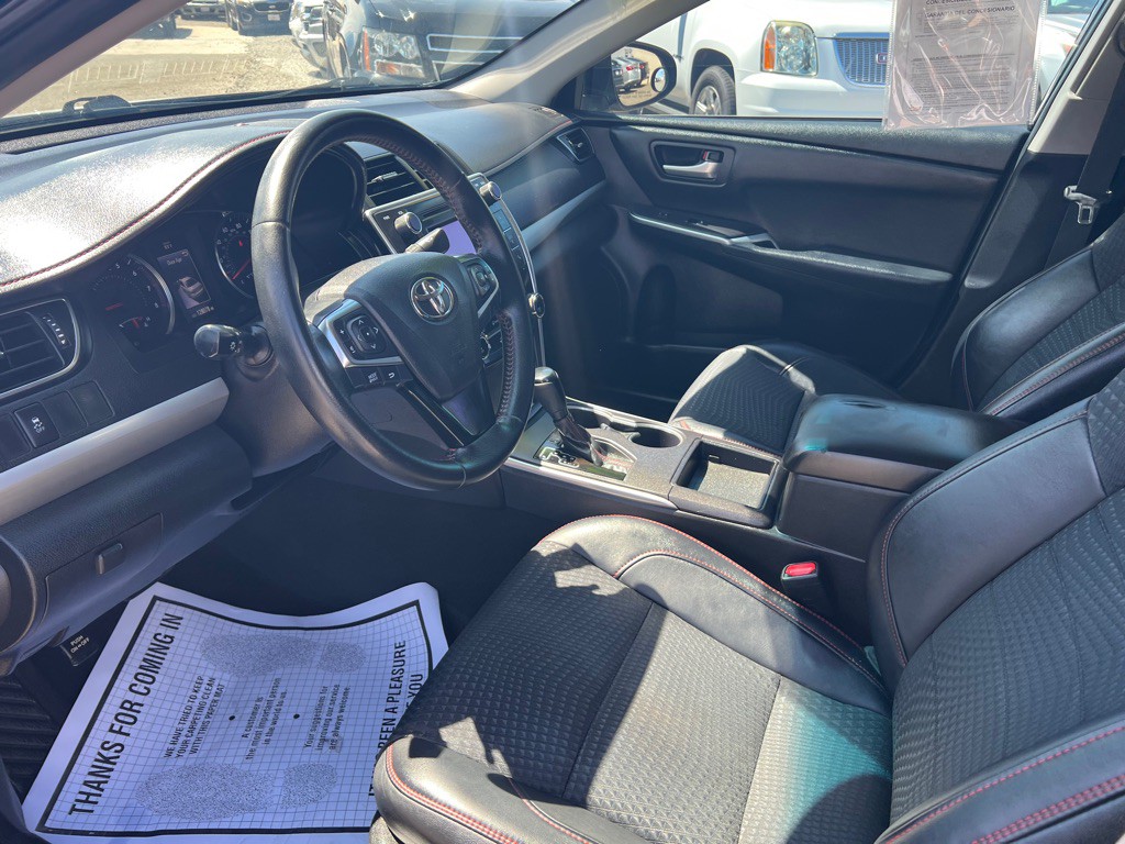 2015 Toyota Camry Image 8