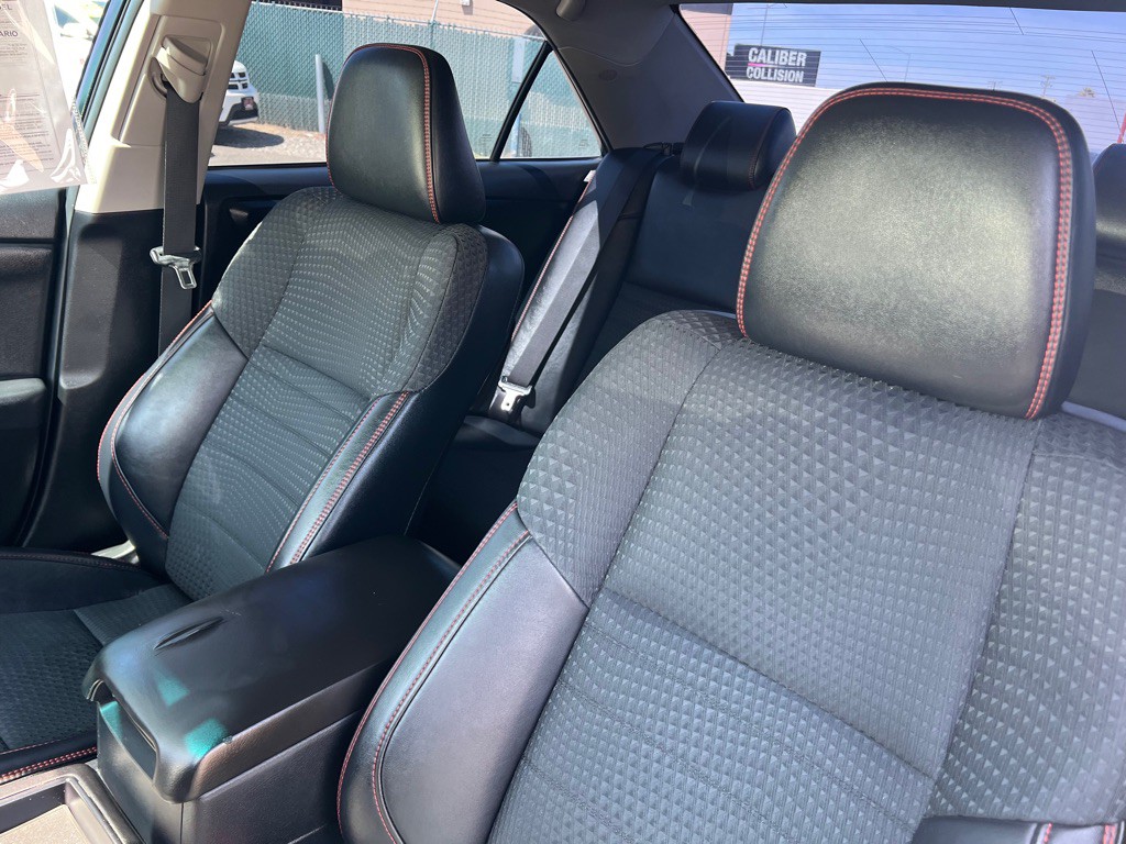 2015 Toyota Camry Image 9