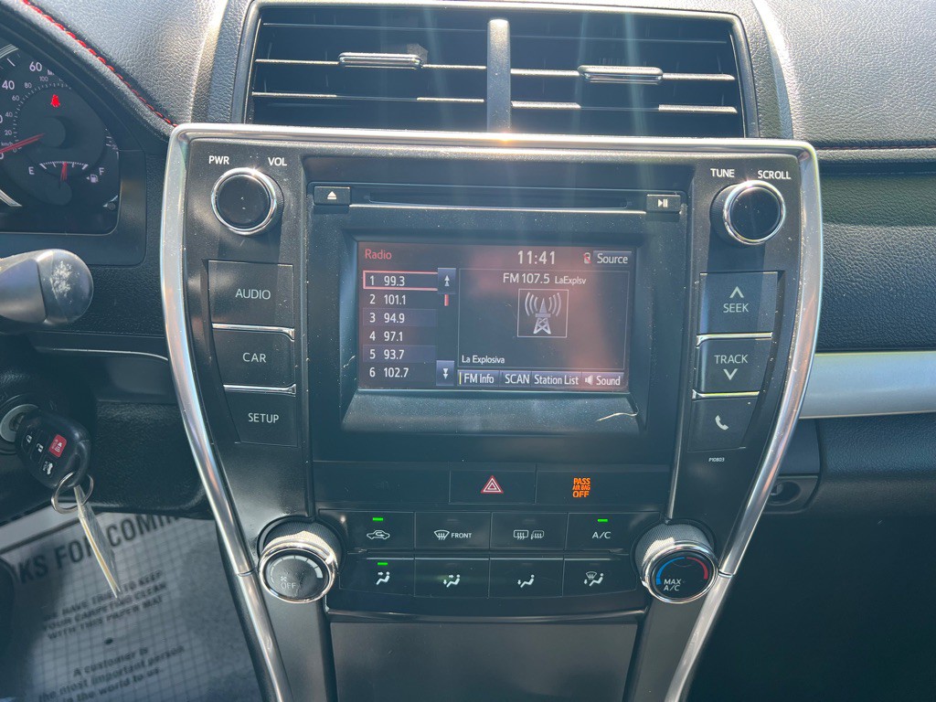 2015 Toyota Camry Image 10