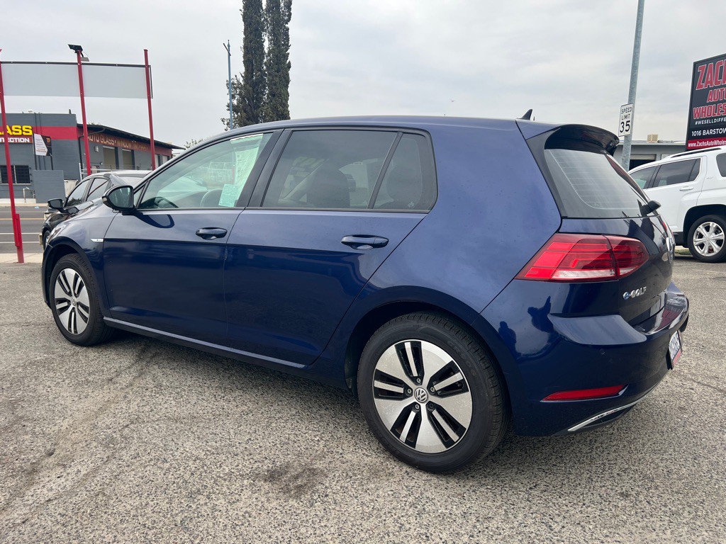 2018 Volkswagen Golf Image 3