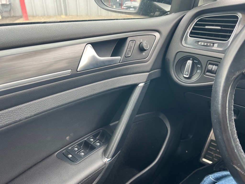 2018 Volkswagen Golf Image 12