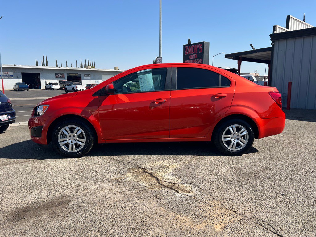 2012 Chevrolet Sonic Image 2
