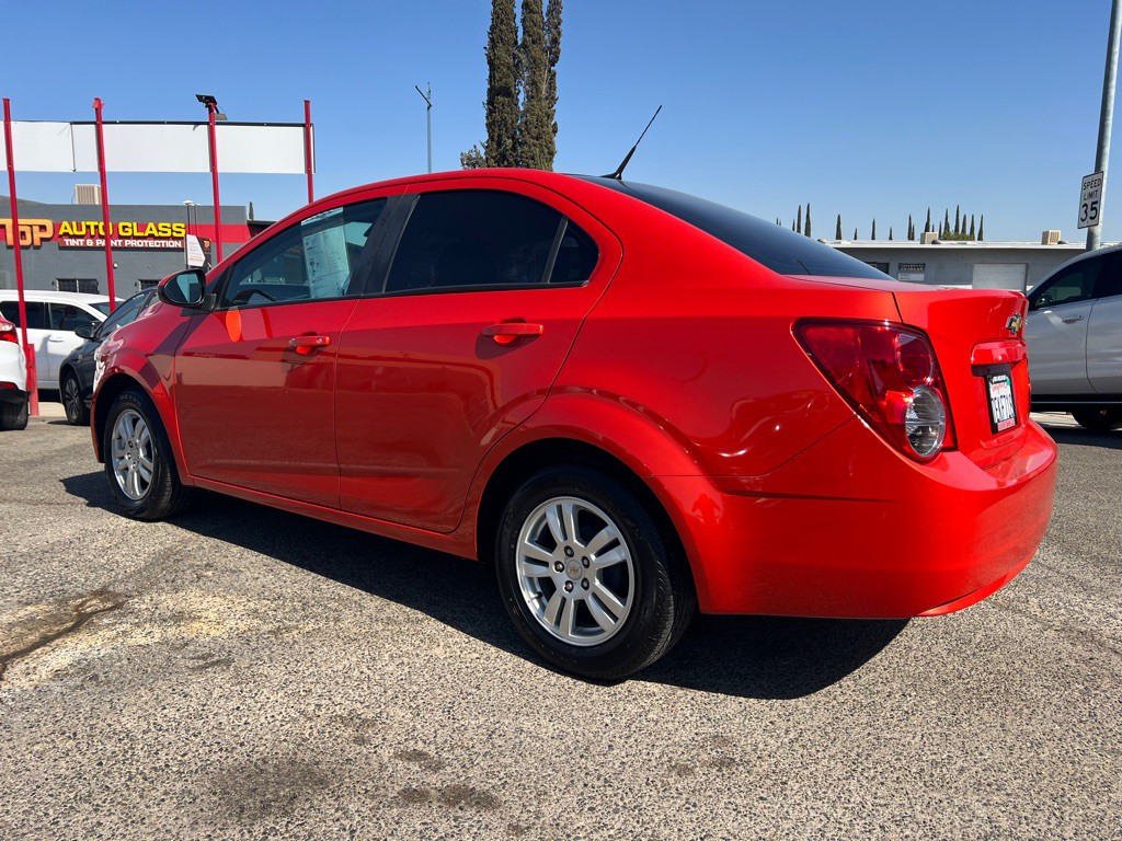 2012 Chevrolet Sonic Image 3