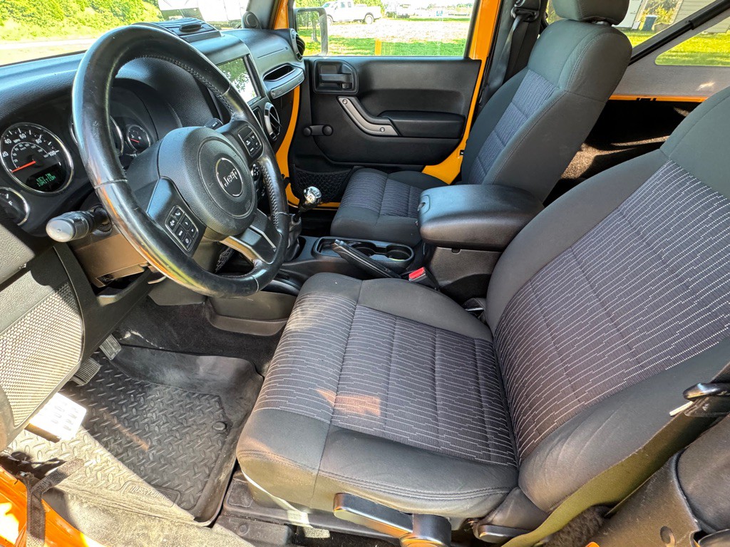 2012 Jeep Wrangler Image 7