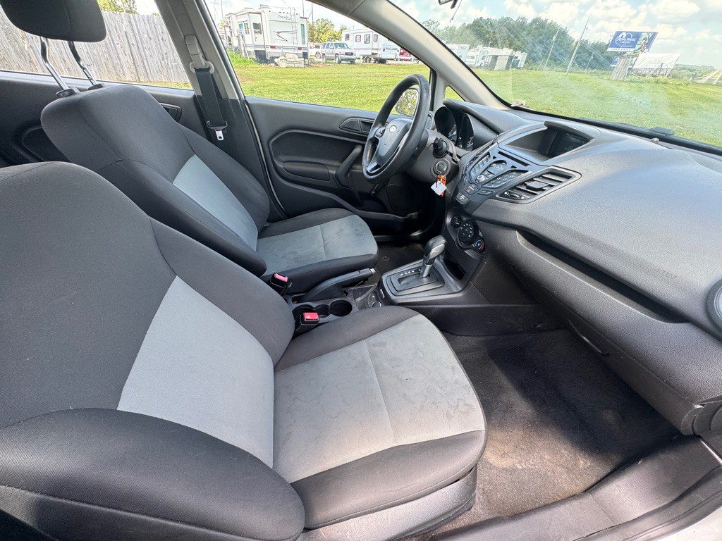 2016 Ford Fiesta Image 6