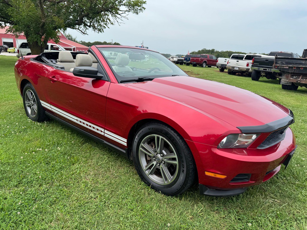 2012 Ford Mustang Image 2