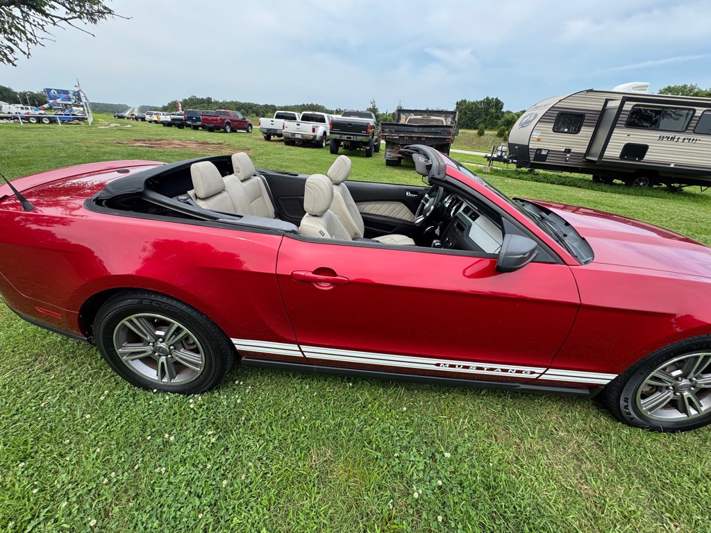 2012 Ford Mustang Image 3