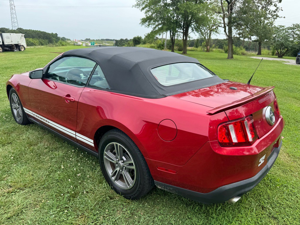 2012 Ford Mustang Image 8