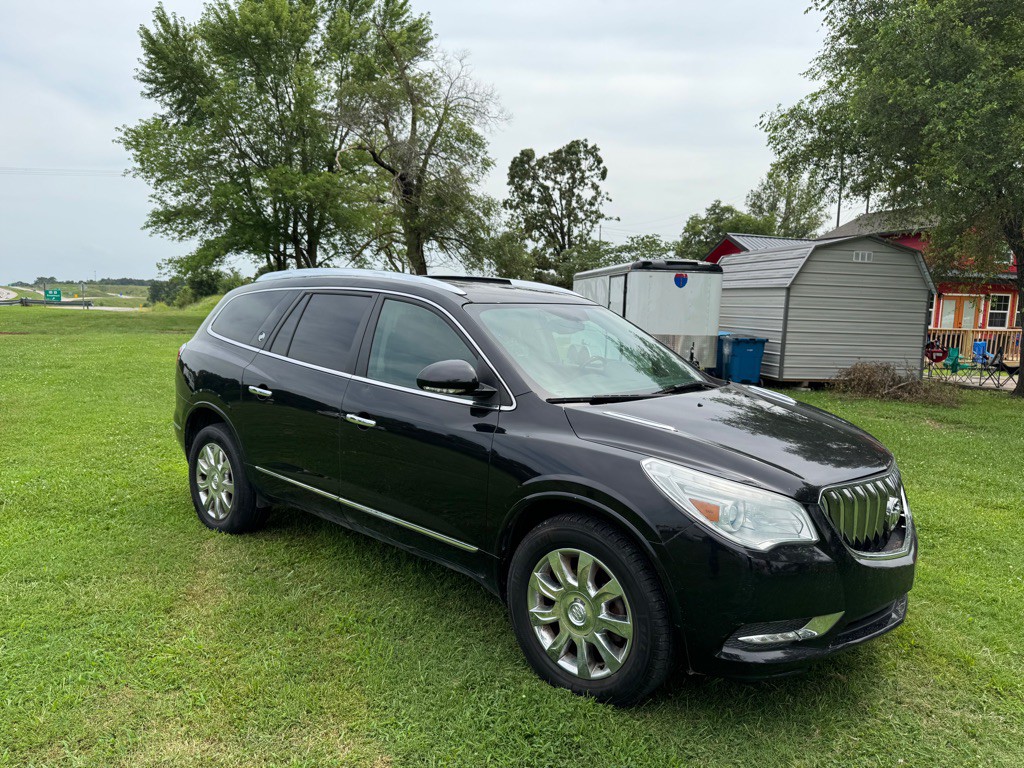 2017 Buick Enclave Image 2