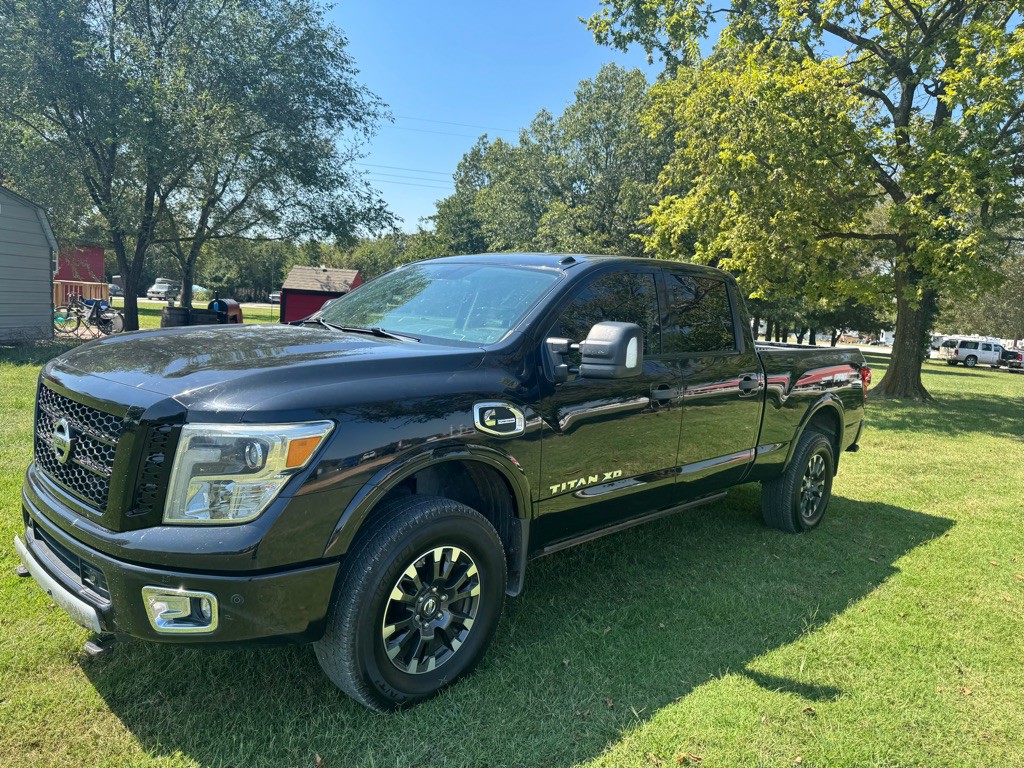 2019 Nissan Titan Image 1