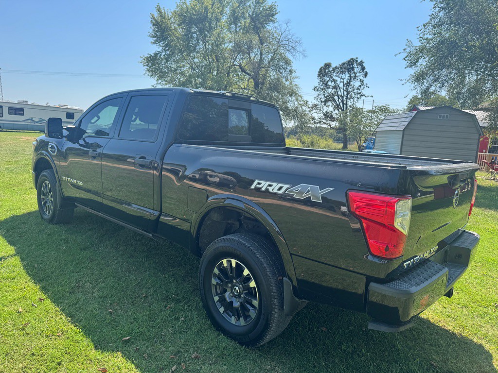 2019 Nissan Titan Image 4