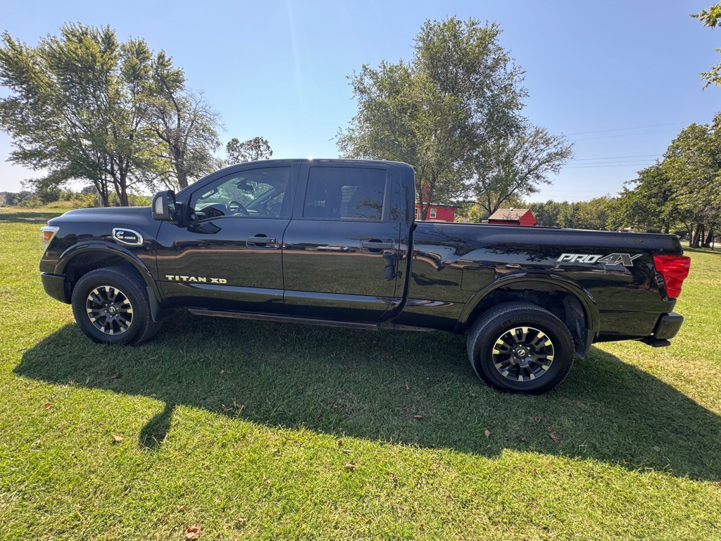 2019 Nissan Titan Image 5