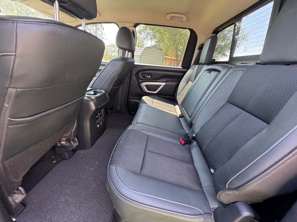 2019 Nissan Titan Image 10