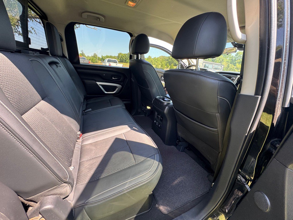 2019 Nissan Titan Image 11