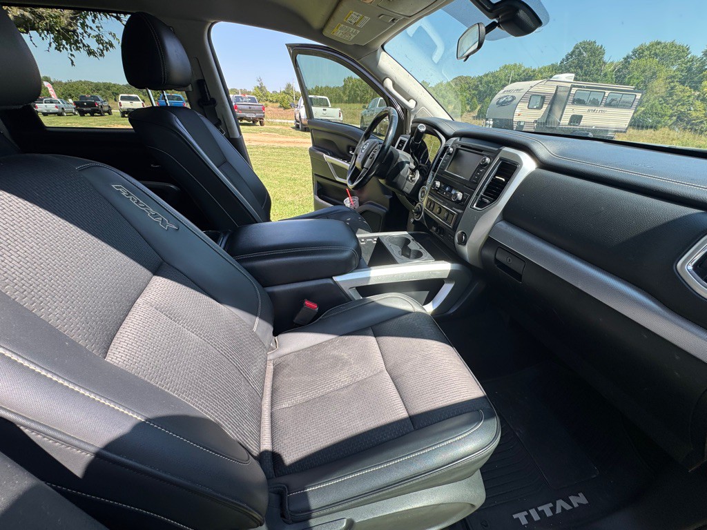 2019 Nissan Titan Image 12