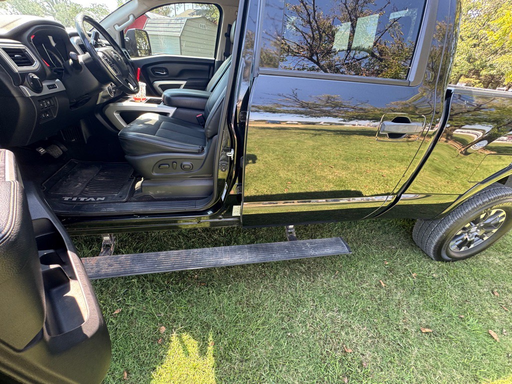 2019 Nissan Titan Image 13