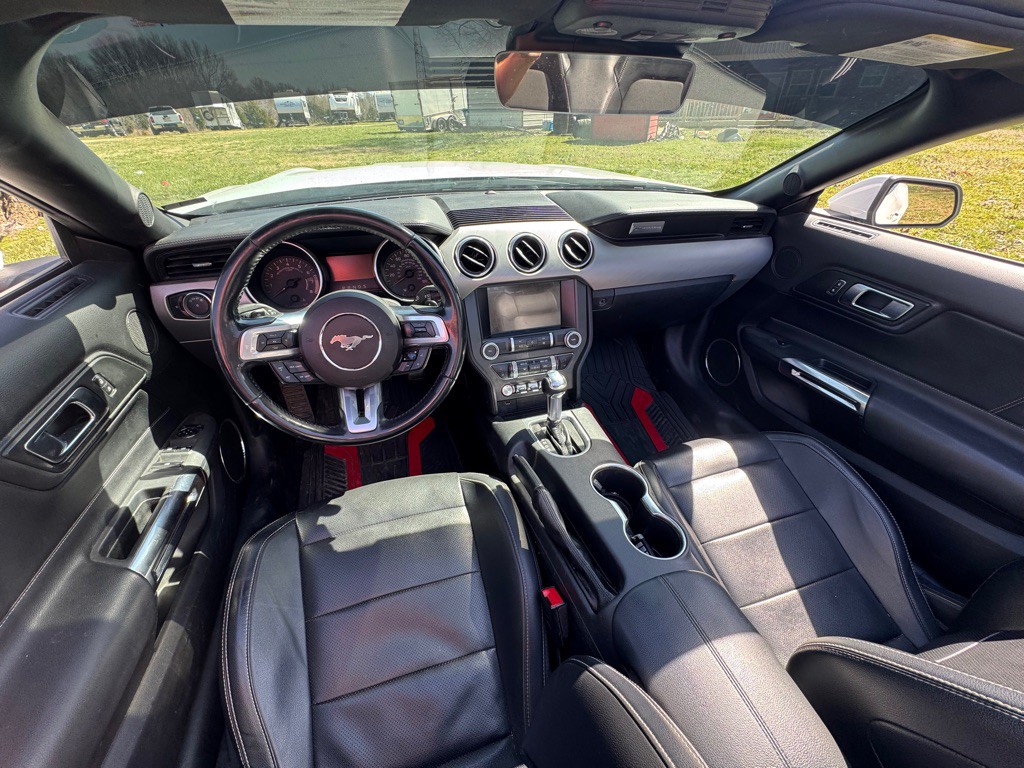 2021 Ford Mustang Image 9