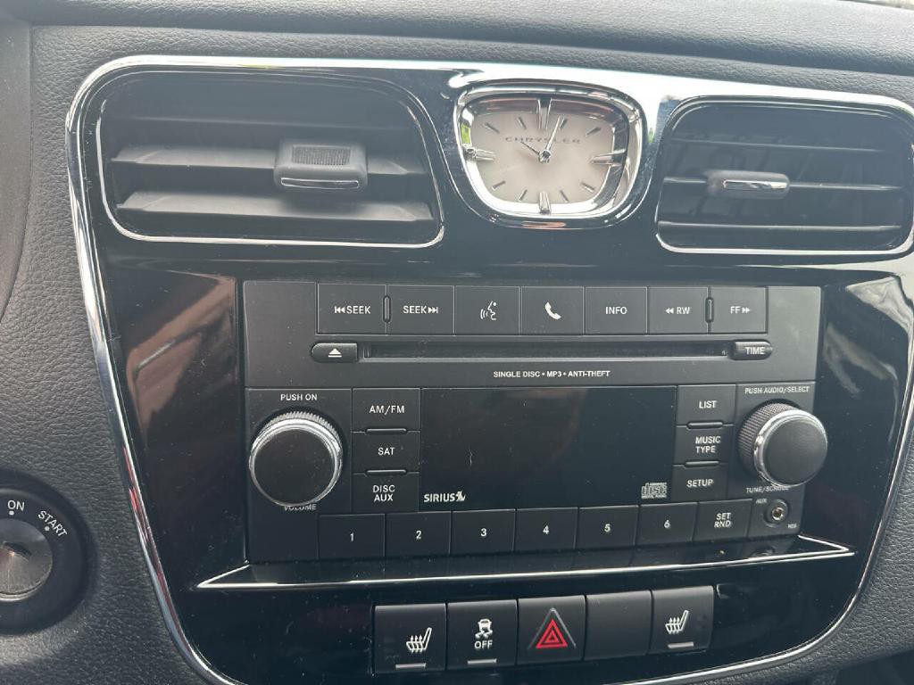 2013 Chrysler 200 Image 19