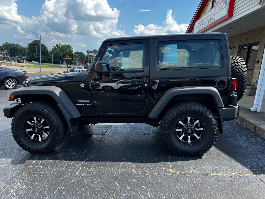 2013 Jeep Wrangler Image 8