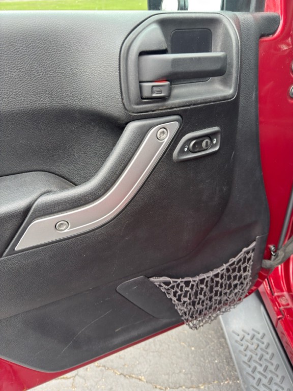 2013 Jeep Wrangler Image 11