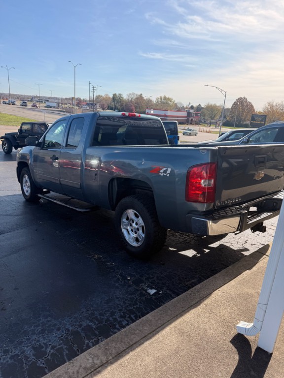 2008 Chevrolet Silverado 1500 Image 2