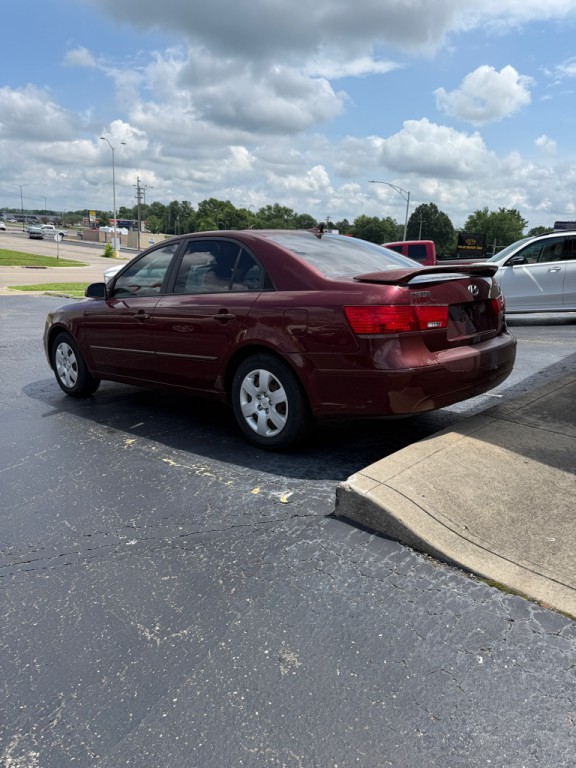 2009 Hyundai Sonata Image 2