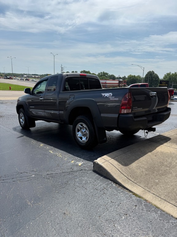 2012 Toyota Tacoma Image 2
