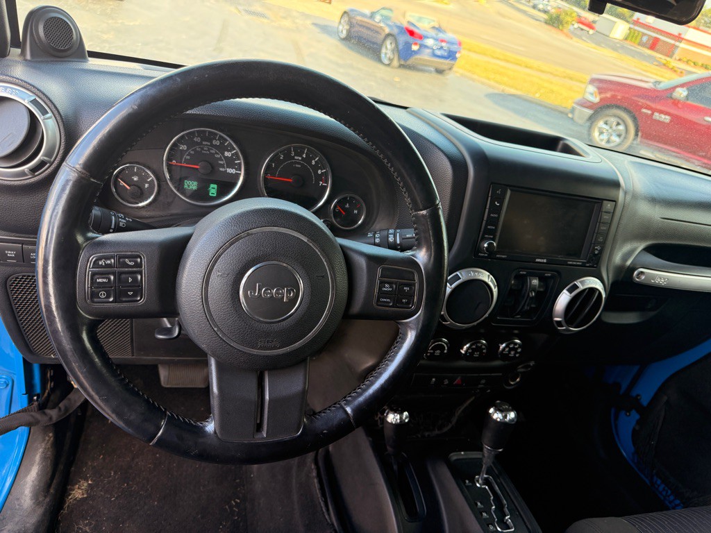 2012 Jeep Wrangler Unlimited Image 12