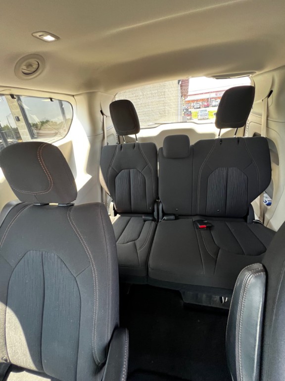 2017 Chrysler Pacifica Image 10