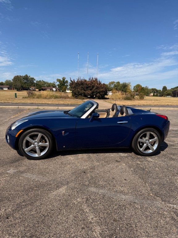 2009 Pontiac Solstice Image 1