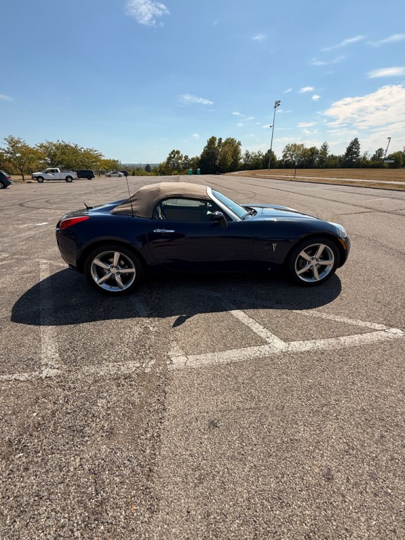 2009 Pontiac Solstice Image 7