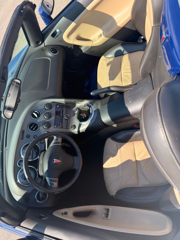 2009 Pontiac Solstice Image 16